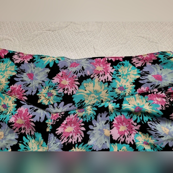 Kirra Women's Shorts 100% Rayon Floral Pattern 2 Pockets, Size Medium - Picture 5 of 12